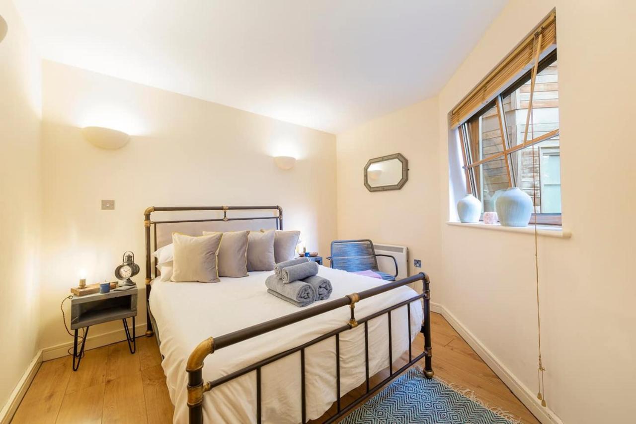Large Boutique Harbourside Apartment - Football Table (Adults Only) Bristol Eksteriør billede
