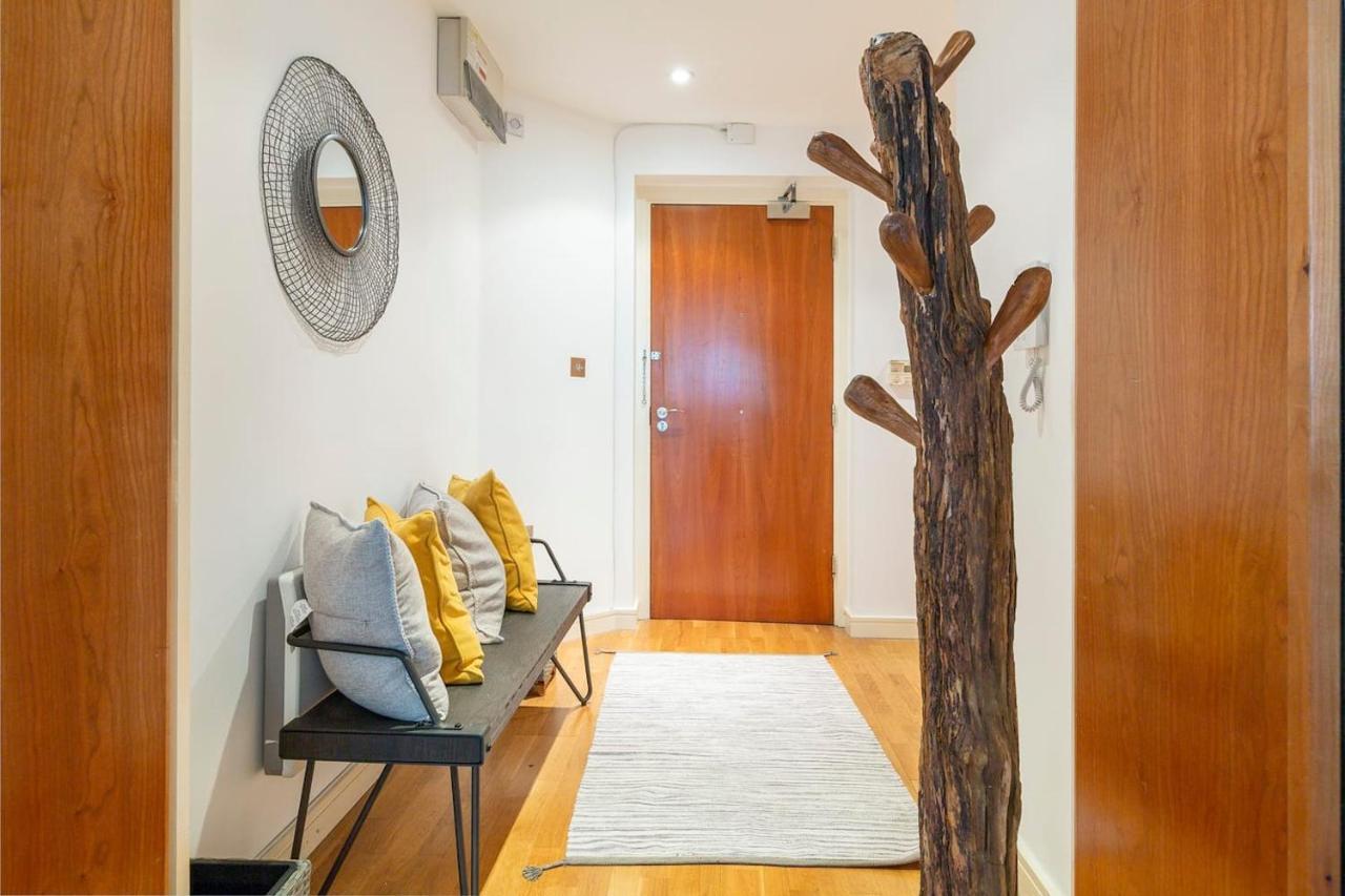Large Boutique Harbourside Apartment - Football Table (Adults Only) Bristol Eksteriør billede