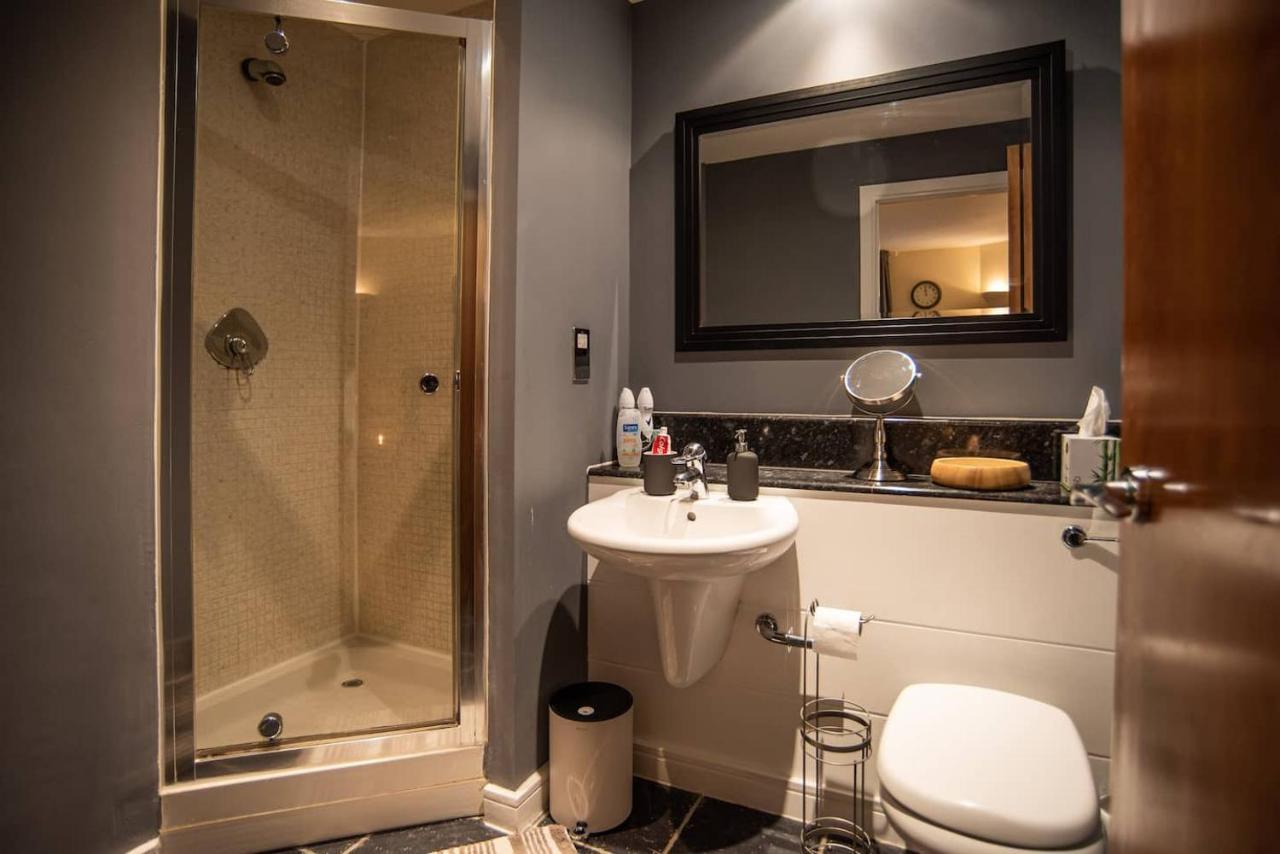 Large Boutique Harbourside Apartment - Football Table (Adults Only) Bristol Eksteriør billede