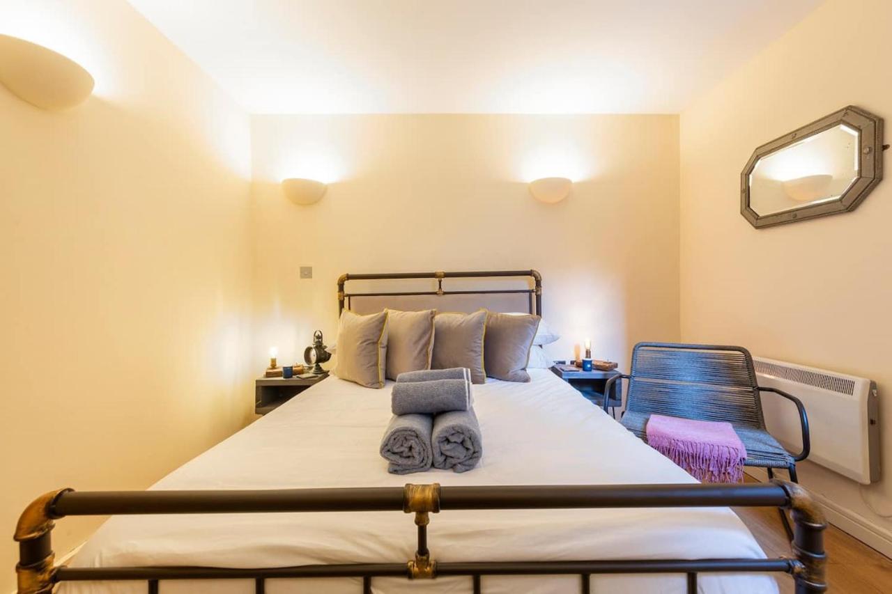 Large Boutique Harbourside Apartment - Football Table (Adults Only) Bristol Eksteriør billede